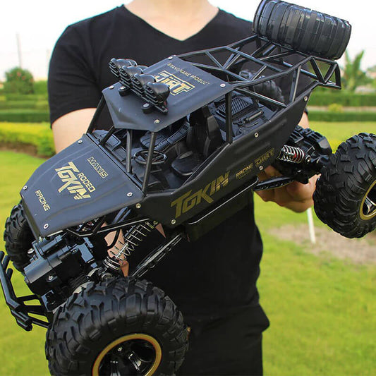 Terenski džip 4X4 na daljinsko upravljanje